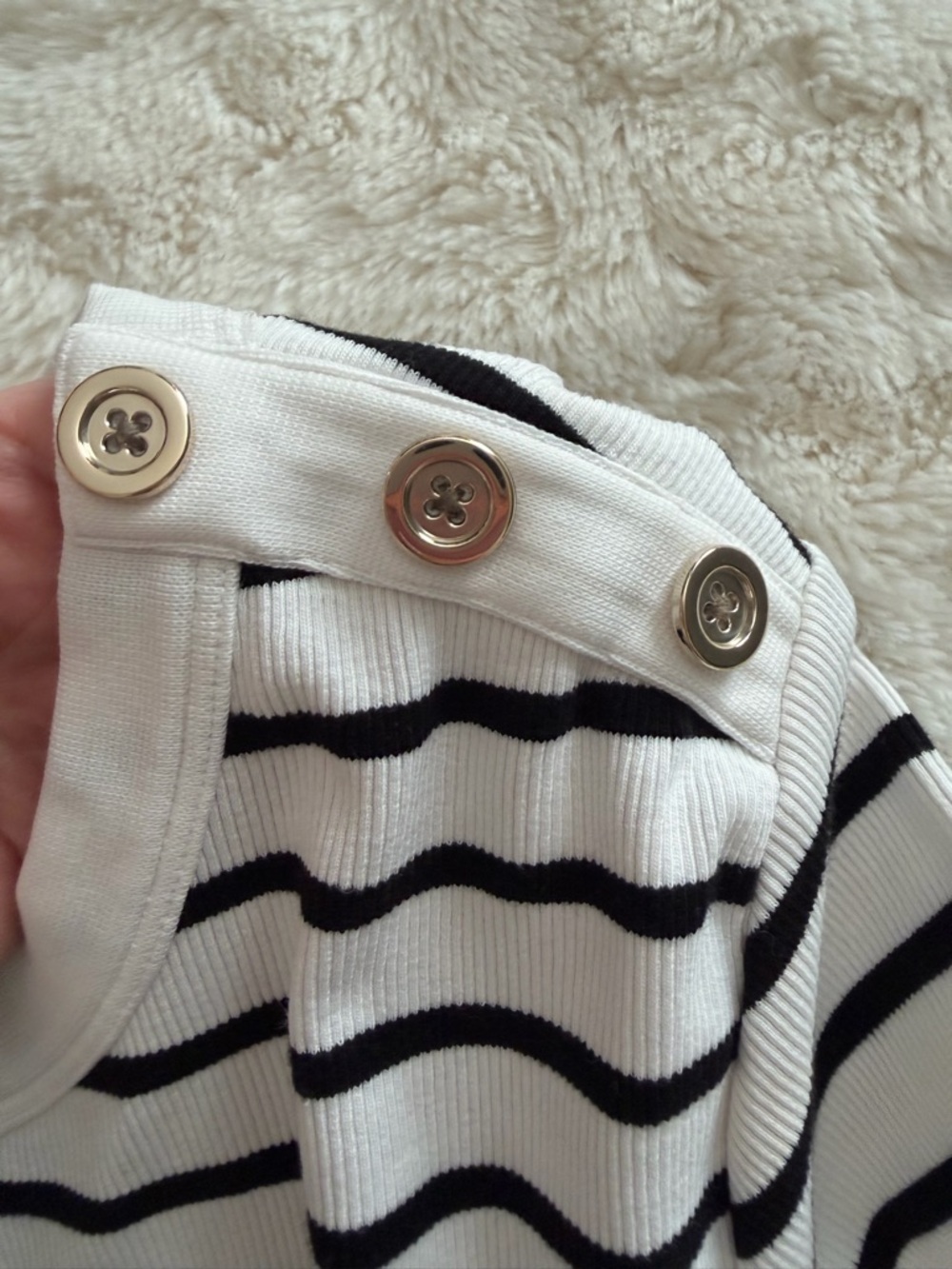 WHBM FORME™ Ribbed Stretch Button Shoulder Tee - Picture 7 of 9